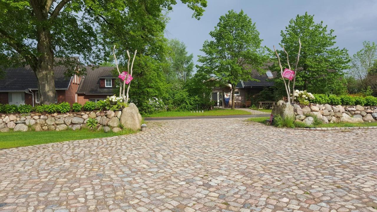 Kunst Pension Frahm Basthorst  Exteriér fotografie